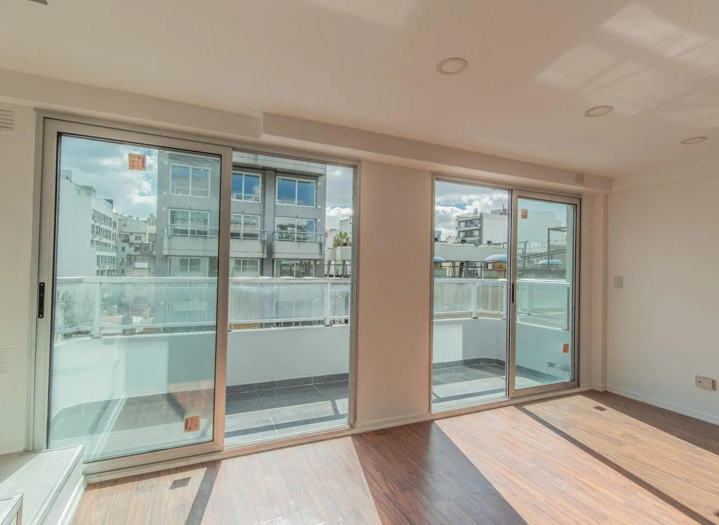 Departamento en venta 4 ambientes en triplex con cochera, quincho y  terraza en Caballito 5