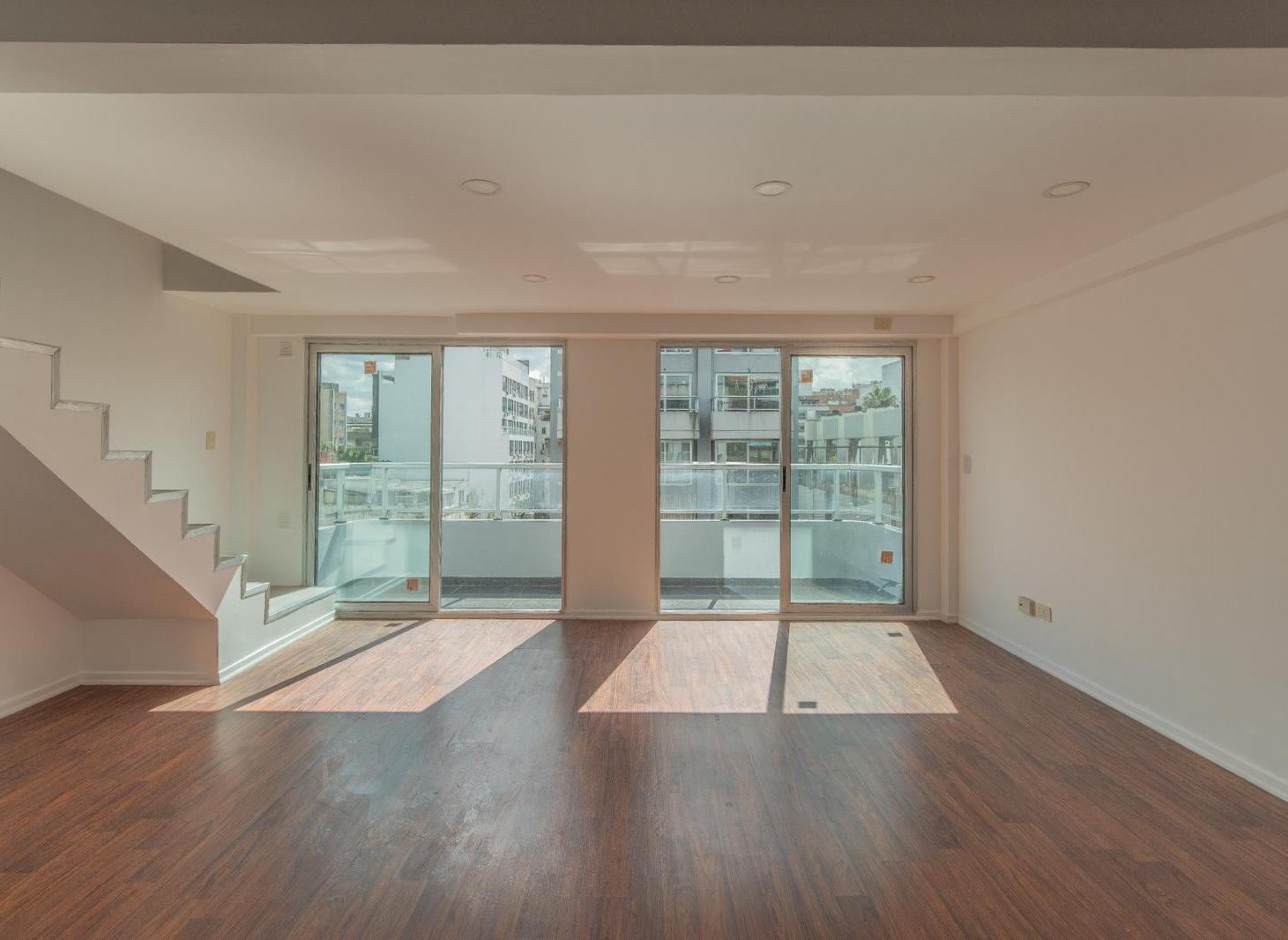 Departamento en venta 4 ambientes en triplex con cochera, quincho y terraza en Caballito