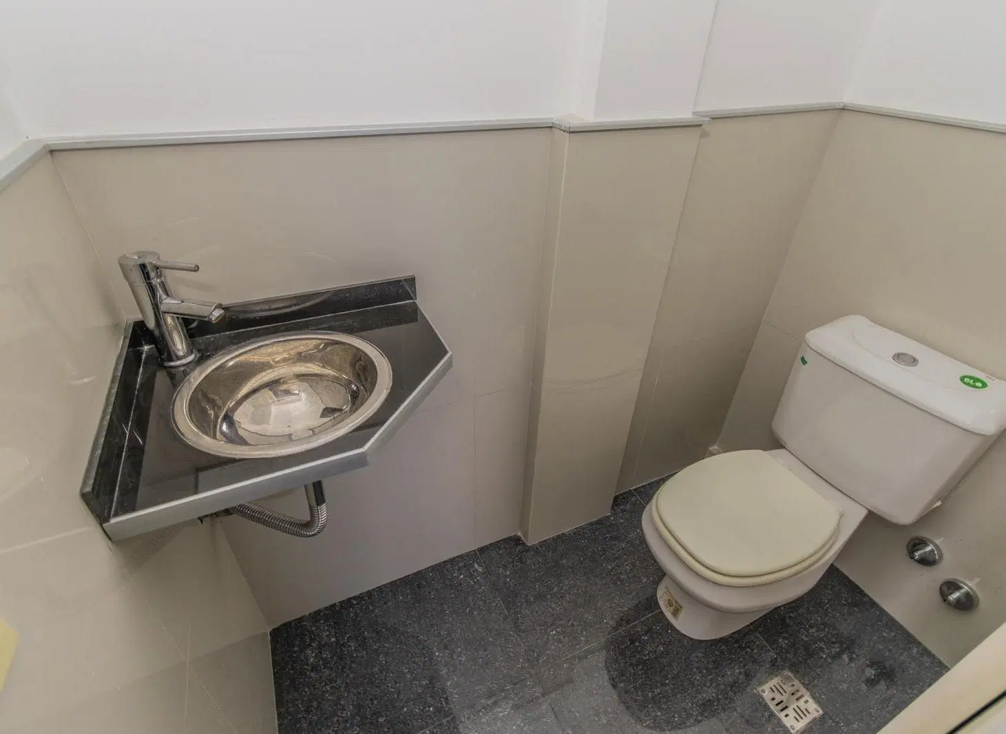 Departamento en venta de 2 ambientes en dúplex con cochera en Caballito 5