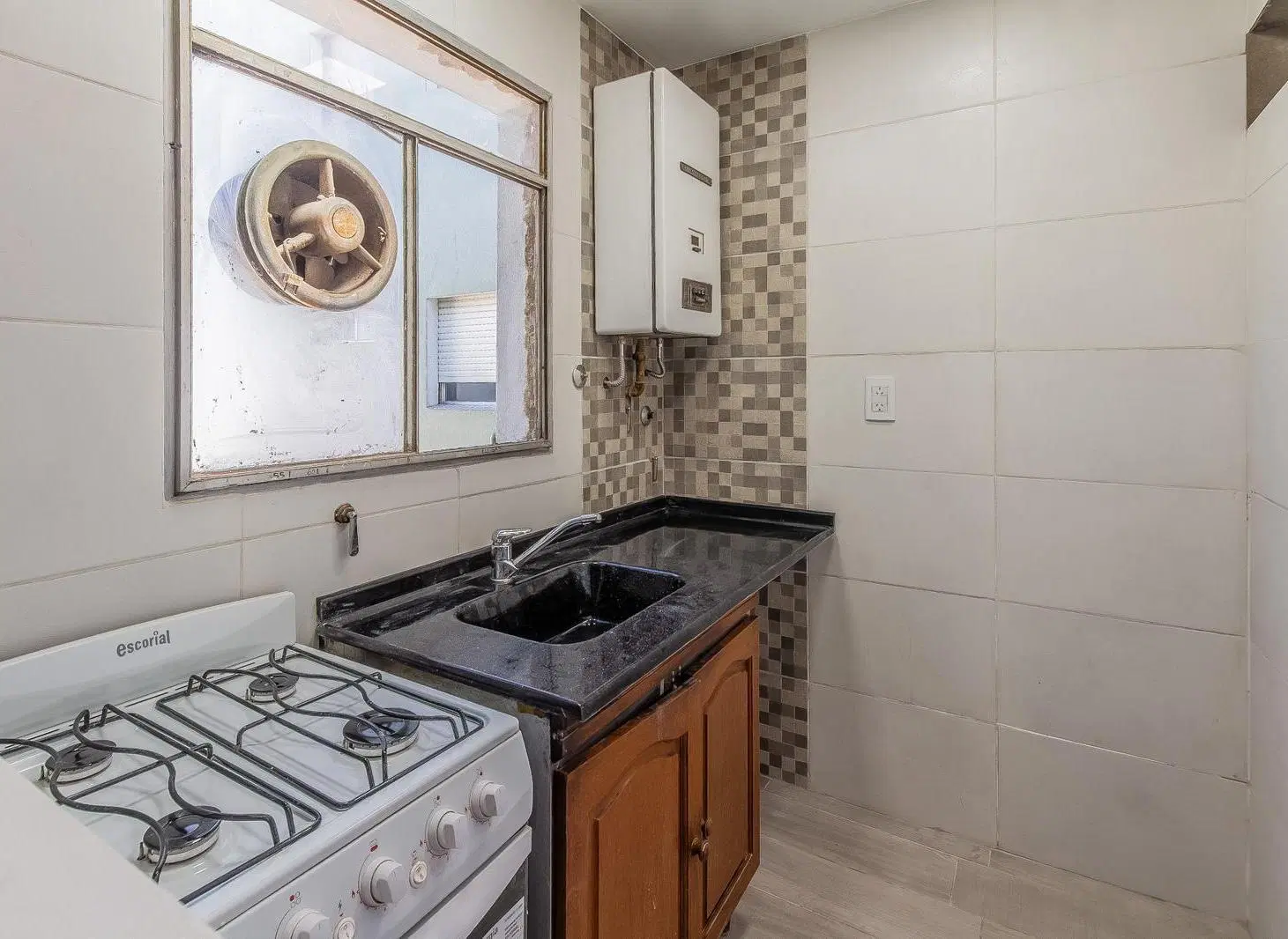 VENTA DEPARTAMENTO 2 AMBIENTES REFACCIONADO A NUEVO CON BALCON Y BAULERA 4