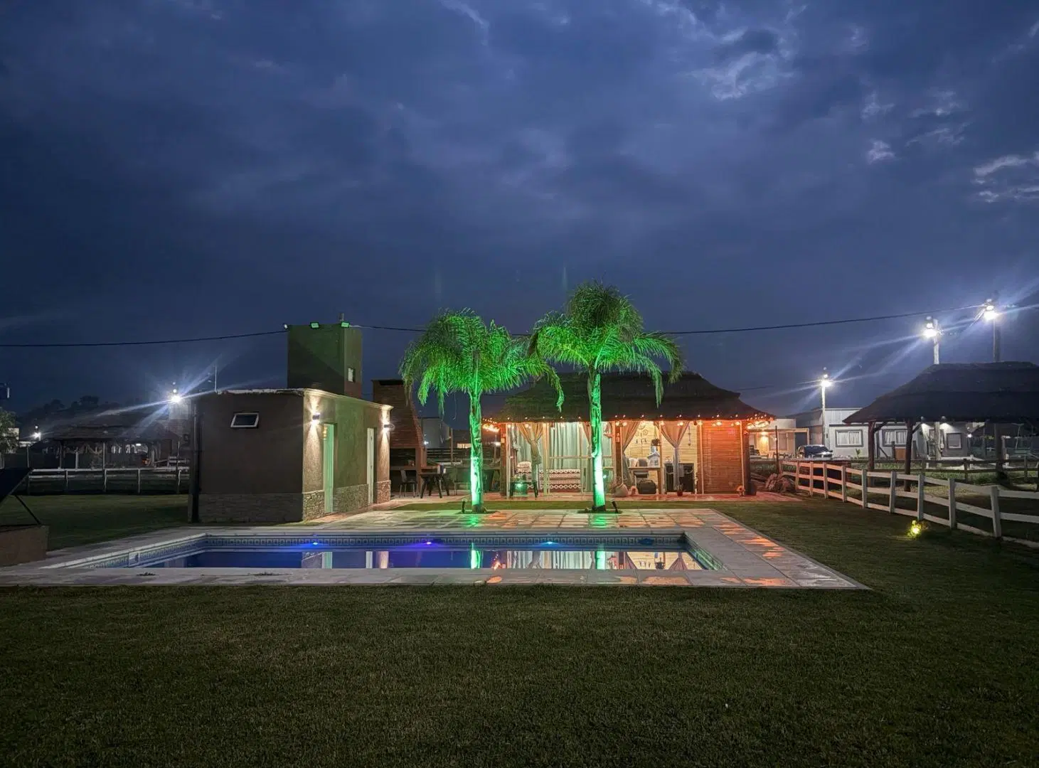 Casa con pileta en barrio cerrado 3