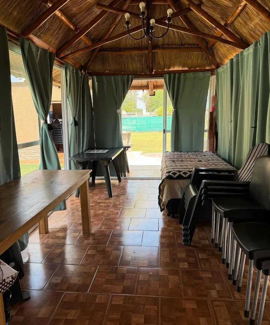 Casa con pileta en barrio cerrado 1