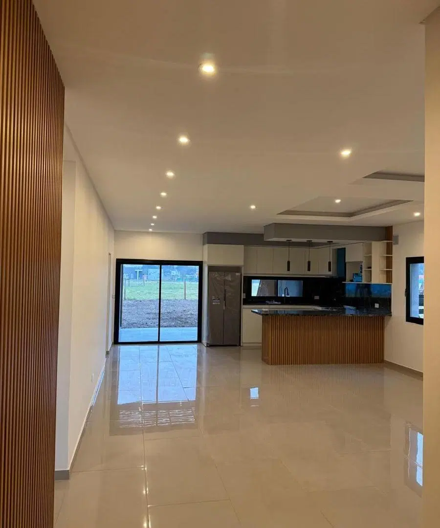 Casa 4 ambientes pileta y parrilla a estrenar santa sofia 3