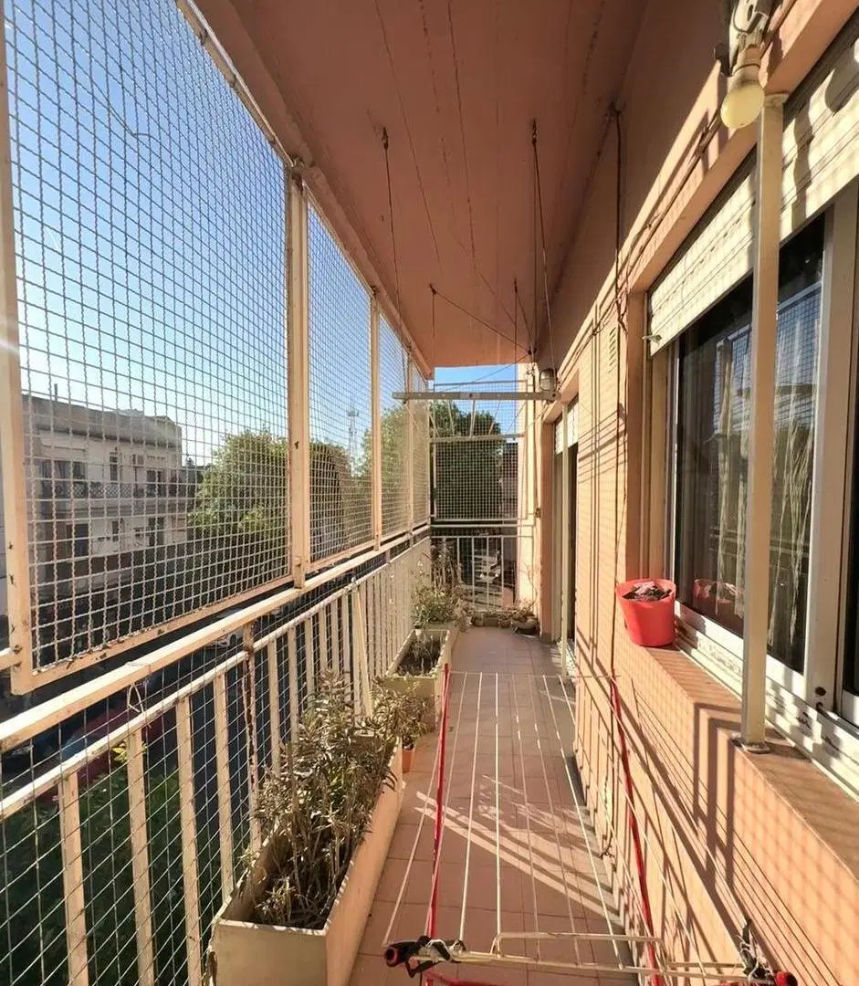 Venta Departamento 4 amb, 2 balcones, con cochera en Velez Sarsfield Excelente Ubicación 4