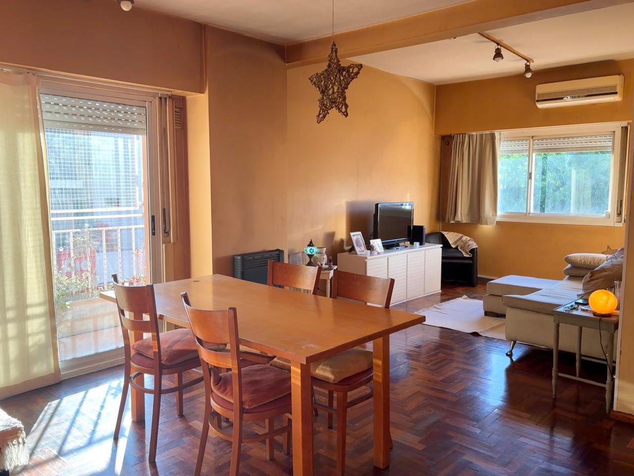 Venta Departamento 4 amb, 2 balcones, con cochera en Velez Sarsfield Excelente Ubicación