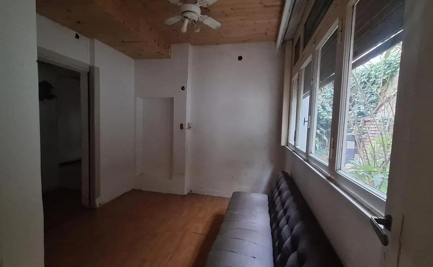 Casa a refaccionar en VENTA - 5 ambientes - cochera y terraza 3