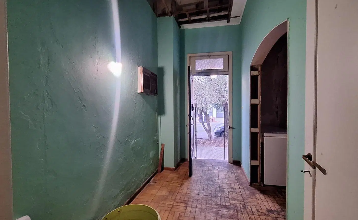 Casa a refaccionar en VENTA - 5 ambientes - cochera y terraza 5
