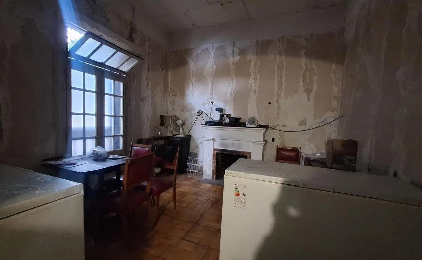 Casa a refaccionar en VENTA - 5 ambientes - cochera y terraza 2
