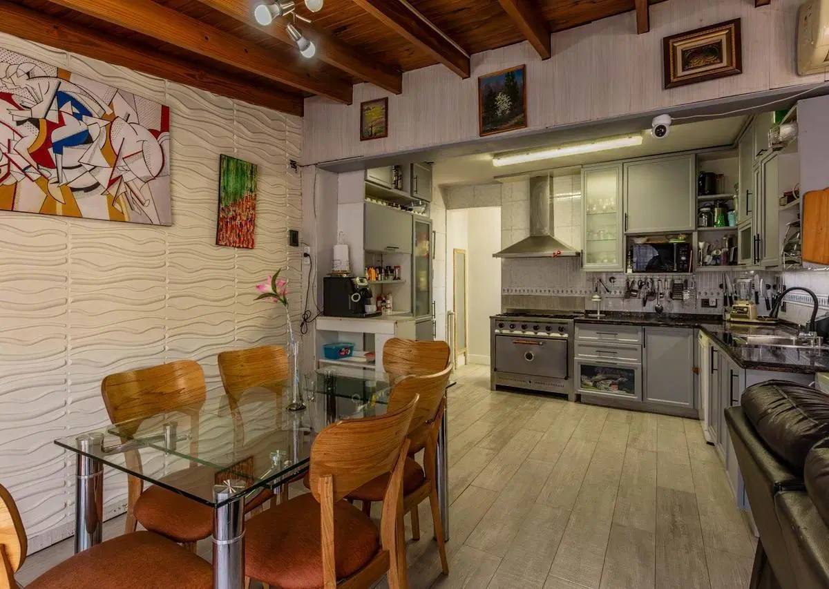 VENTA CASA 5 AMB CON COCHERA Y TERRAZA EN LOTE PROPIO APTO CREDITO EN BOEDO 8