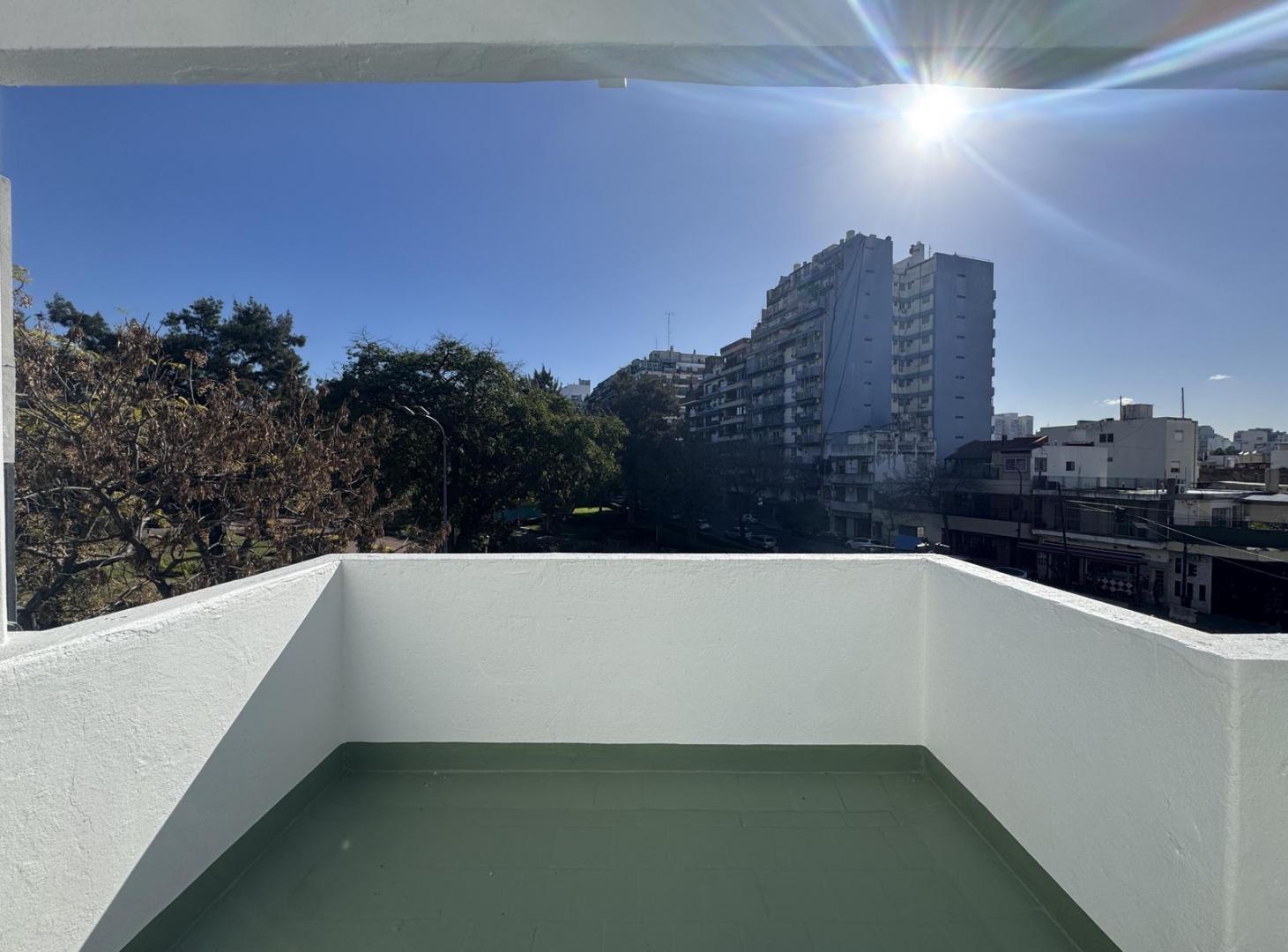 Foto de Venta Ph 5 ambientes con terraza y cochera reciclado a nuevo en Parque Chacabuco, imagen 1