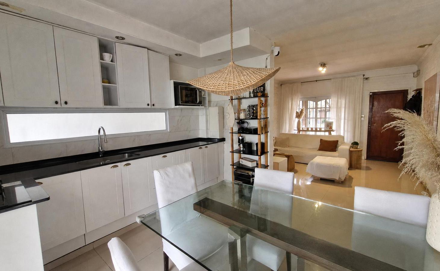 Foto de Casa en Planta con Cochera, Jardín, Parrilla y Potencial de Ampliación, imagen 5