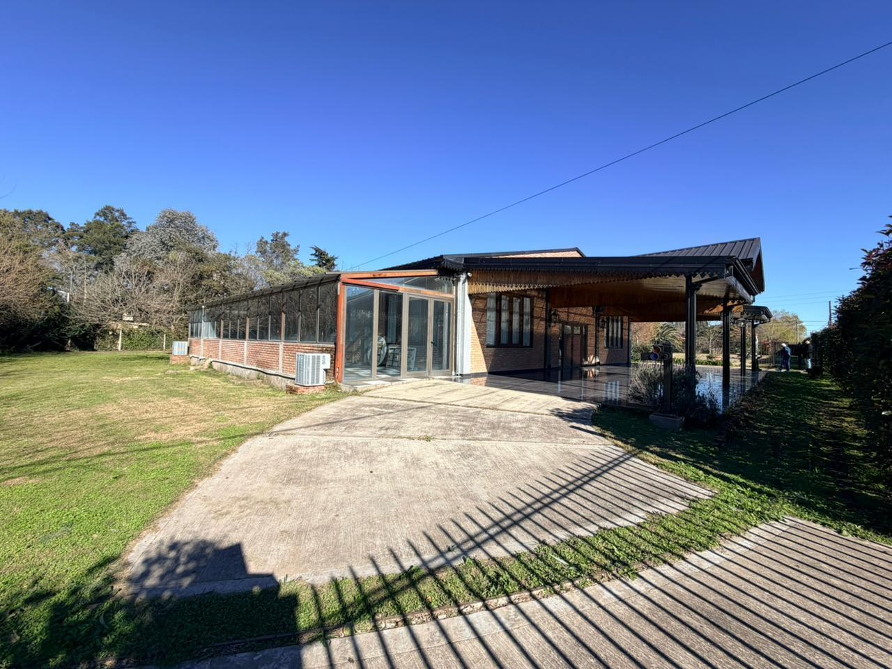 Foto de Espectacular Salón de Fiestas con amplio terreno y paseo privado de Tren, imagen 1