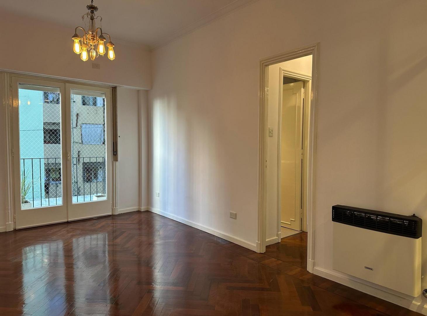 Foto de Venta Departamento 3 Ambientes en Almagro con Balcón Refaccionado, imagen 1