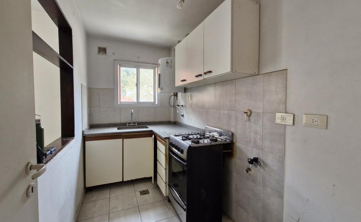 Foto de VENTA DEPTO. 2 AMBIENTES CON DOBLE BALCÓN Y COCHERA FIJA, imagen 1
