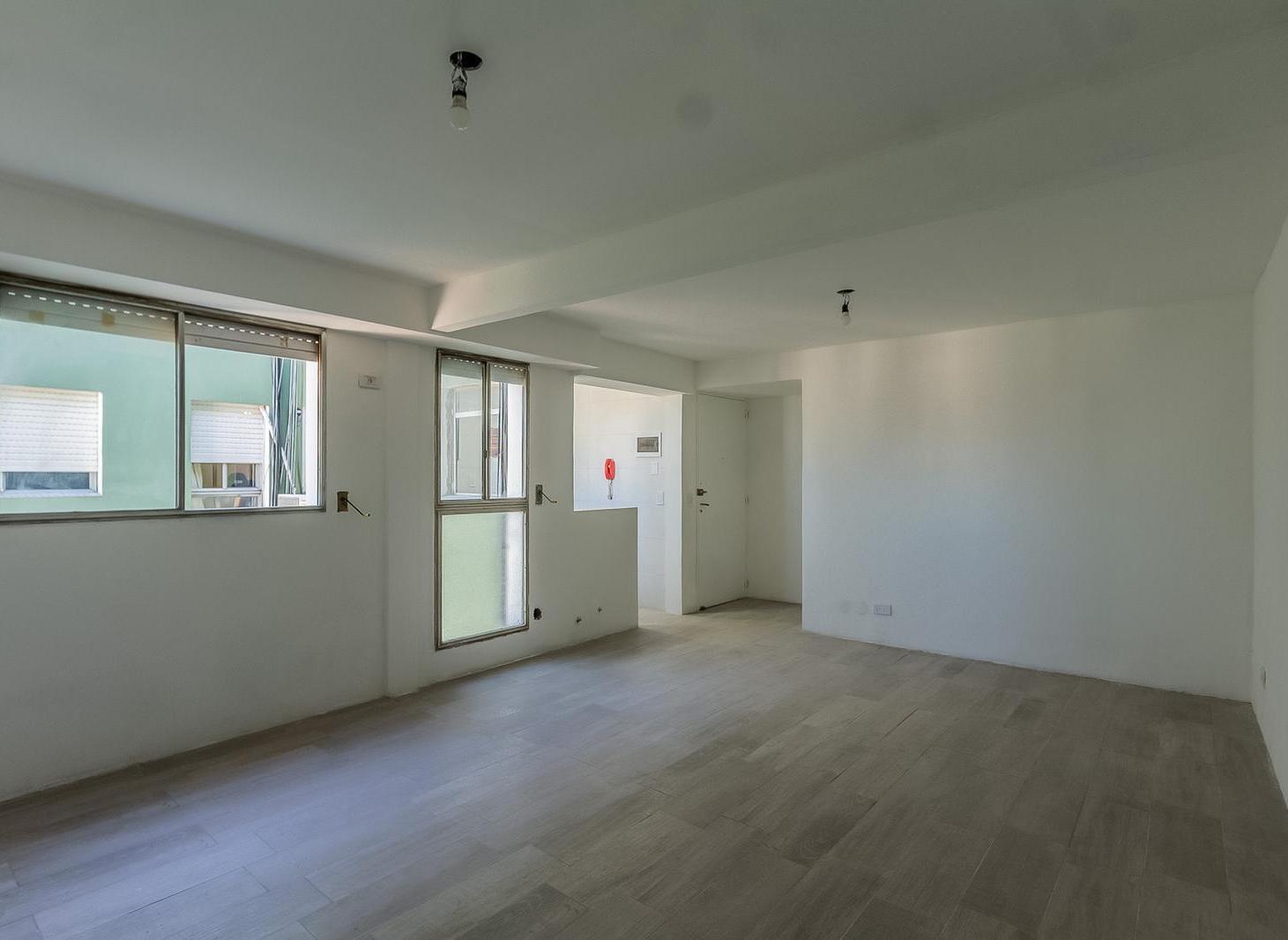 Foto de VENTA DEPARTAMENTO 2 AMBIENTES REFACCIONADO CON BALCON LUMINOSO EN SAN, imagen 2