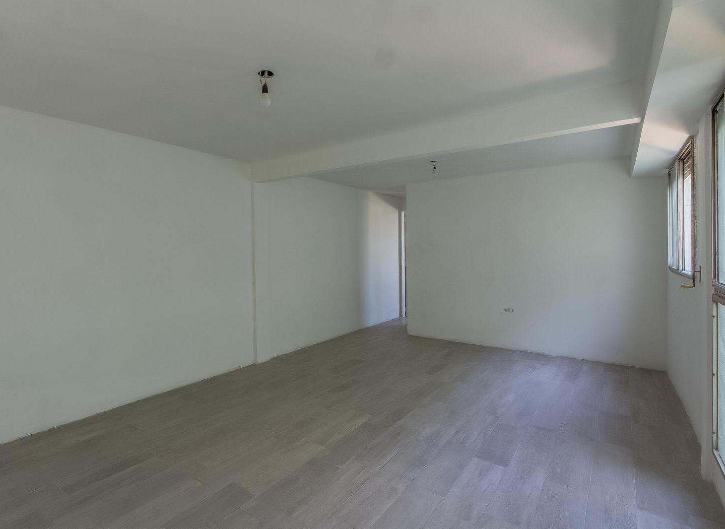 Foto de VENTA DEPARTAMENTO 2 AMBIENTES REFACCIONADO CON BALCON LUMINOSO EN SAN, imagen 4