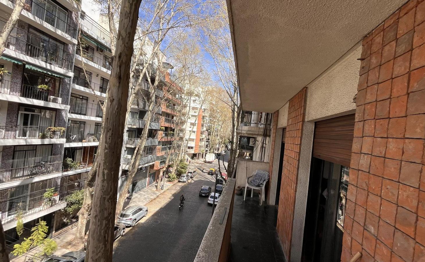 Foto de Departamento 4 amb. al frente con balcón. Zona embajadas y a pasos de, imagen 1