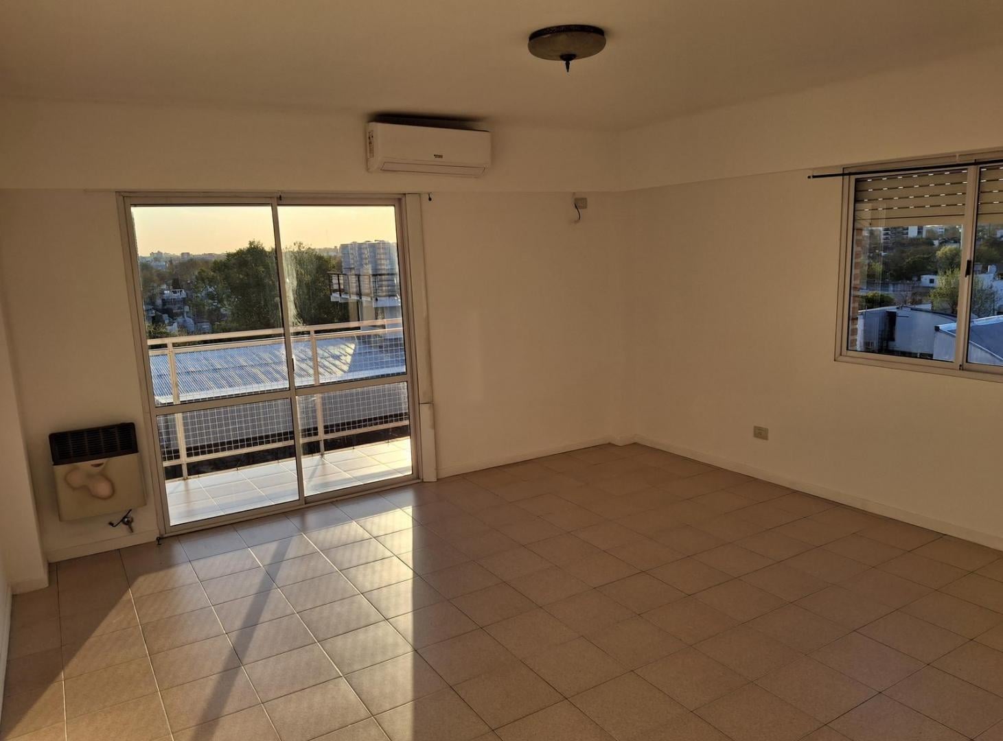 Foto de ALQUILER DEPARTAMENTO 4 AMBIENTES CON COCHERA CUBIERTA VERSALLES TODO, imagen 4