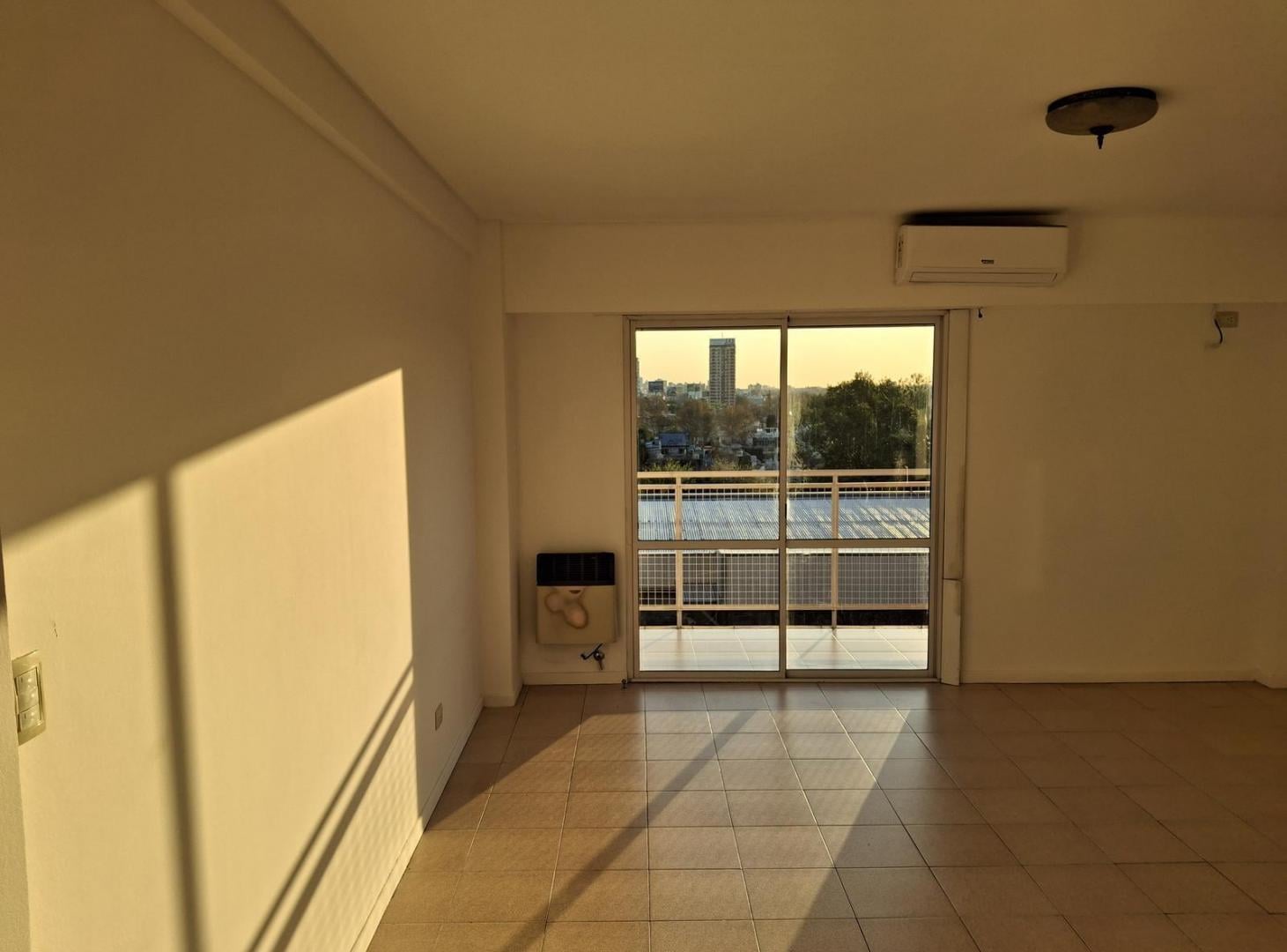 Foto de ALQUILER DEPARTAMENTO 4 AMBIENTES CON COCHERA CUBIERTA VERSALLES TODO, imagen 5