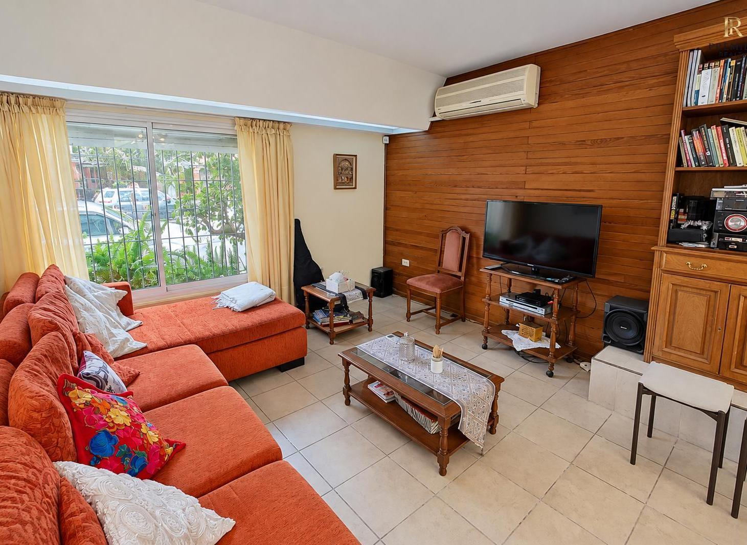 Foto de VENTA - CASA 4 AMB EN UNA PLANTA - LOTE 252 M² - PATIO, PARQUE, imagen 1