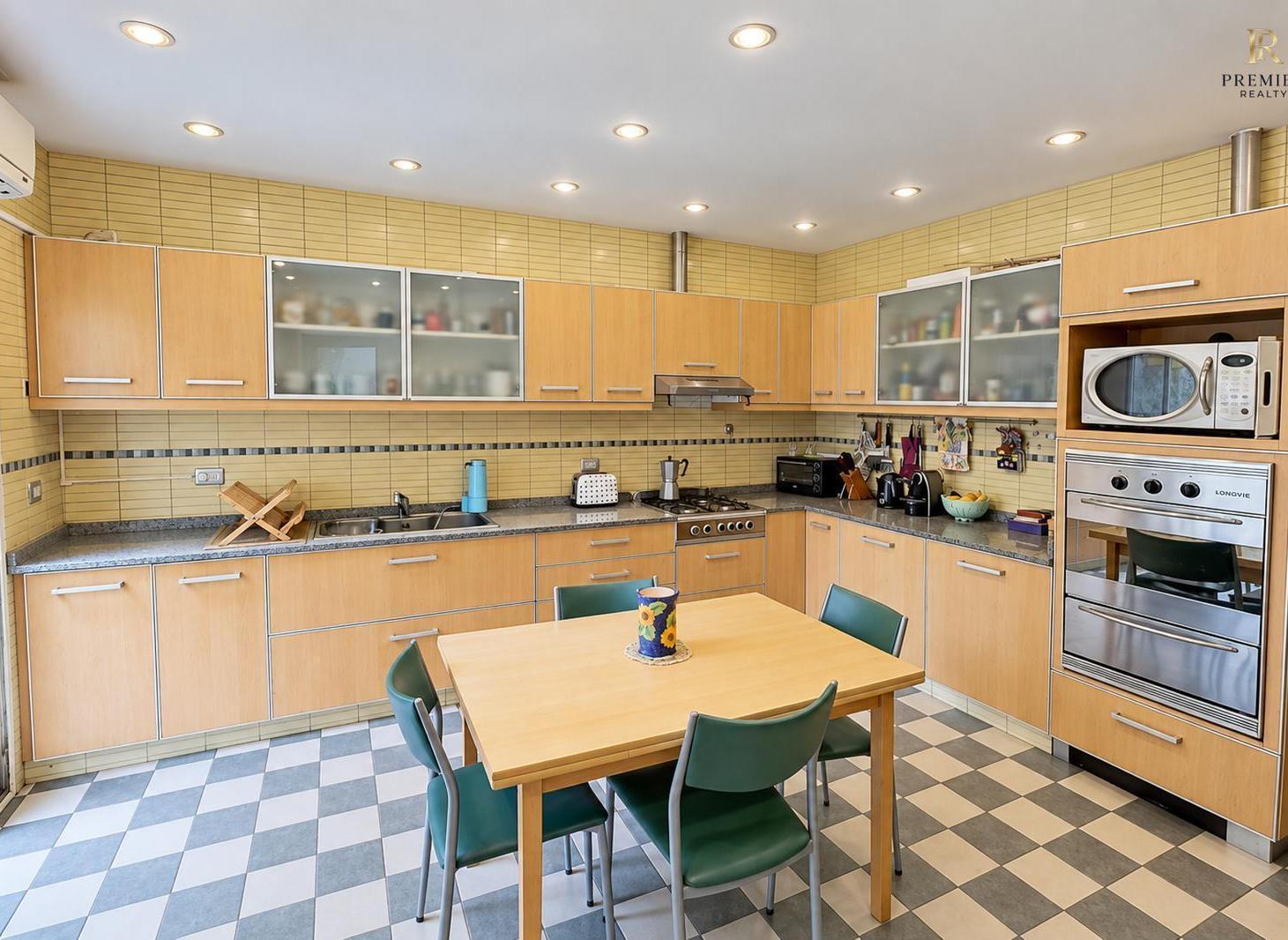 Foto de VENTA - CASA 4 AMB EN UNA PLANTA - LOTE 252 M² - PATIO, PARQUE, imagen 2