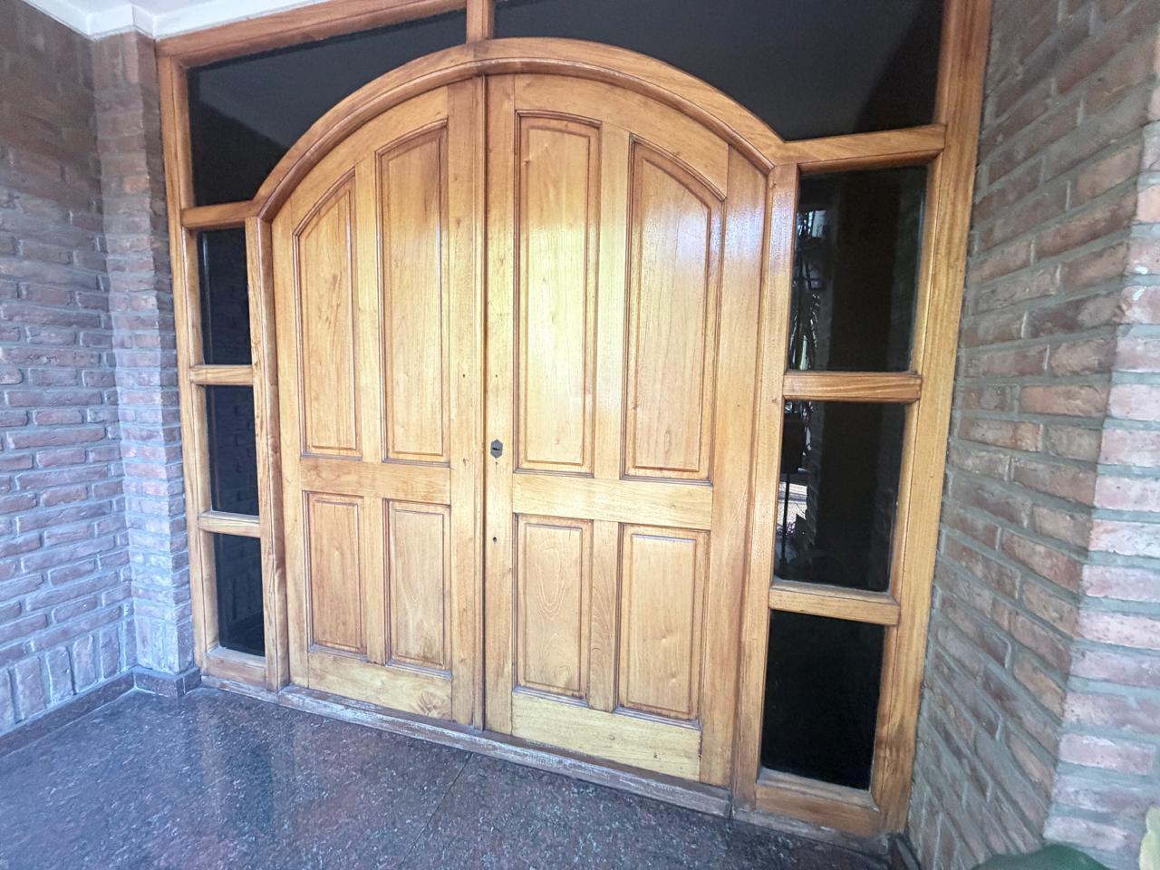 Foto de CASA EN VENTA LANUS ESTE 5 AMB. CON DETALLES DE CATEGORIA Y HERMOSO, imagen 1