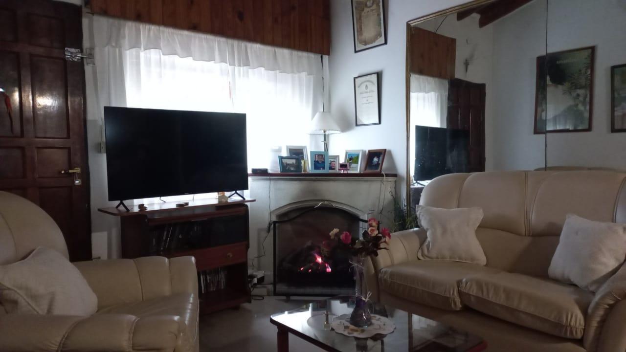 Foto de Casa 3 ambientes con parque y quincho en Paso del Rey, imagen 3