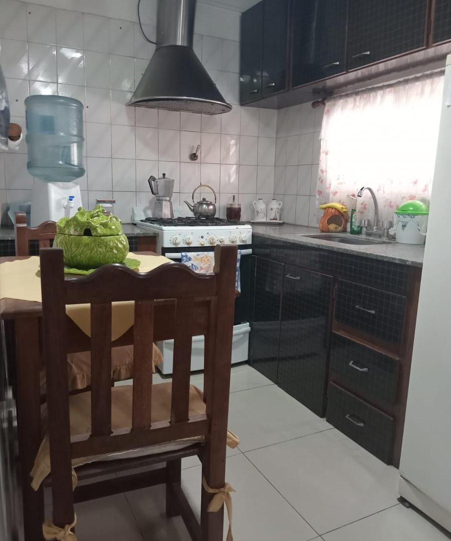 Foto de Casa 3 ambientes con parque y quincho en Paso del Rey, imagen 2