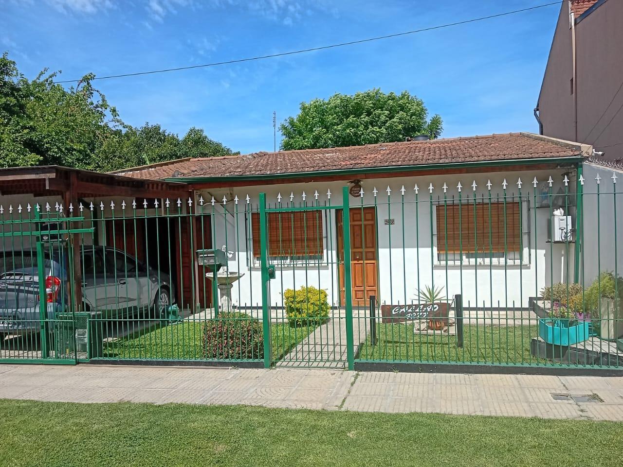 Foto de Casa 3 ambientes con parque y quincho en Paso del Rey, imagen 1