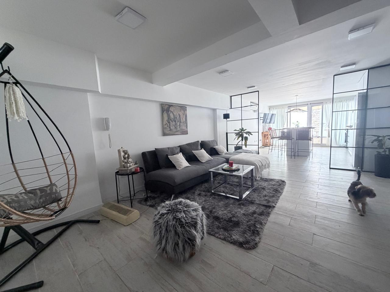 Foto de VENTA DEPTO. EN DUPLEX CON AMPLIO PATIO Y JARDIN DE INVIERNO, imagen 1