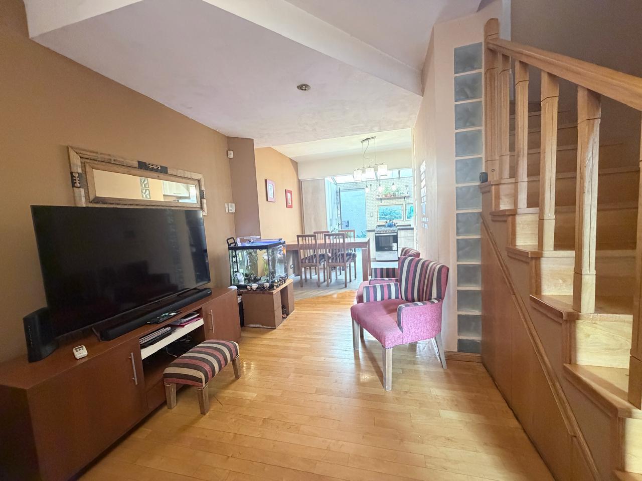 Foto de Venta duplex Versalles 3 ambientes con patio garage y altillo!!! un, imagen 2