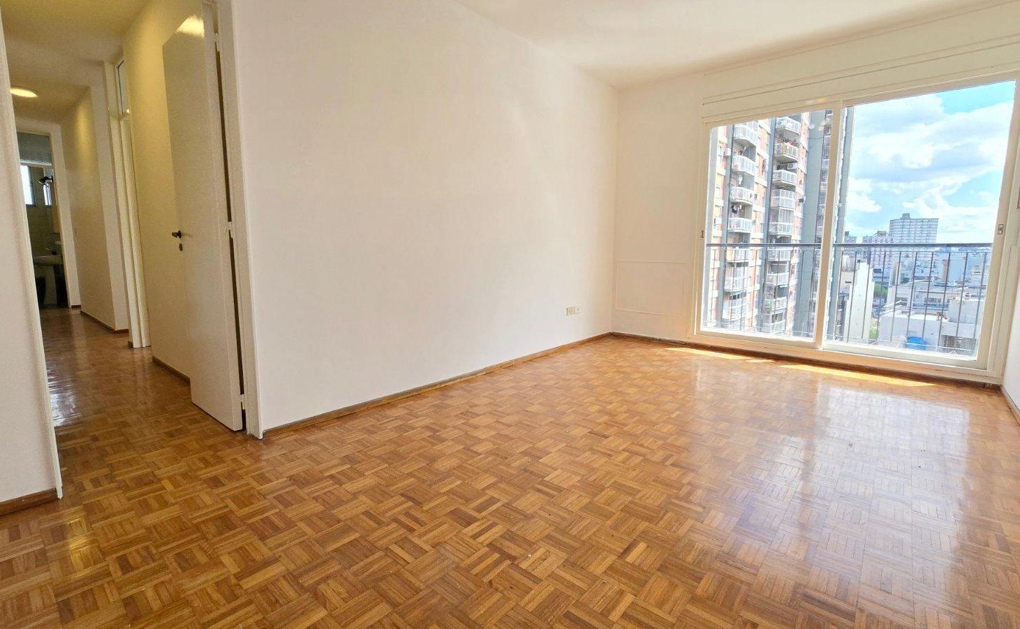 Foto de VENTA - 4 AMB PISO MUY ALTO, BALCÓN CORRIDO, SEGURIDAD 24 HS, APTO, imagen 5