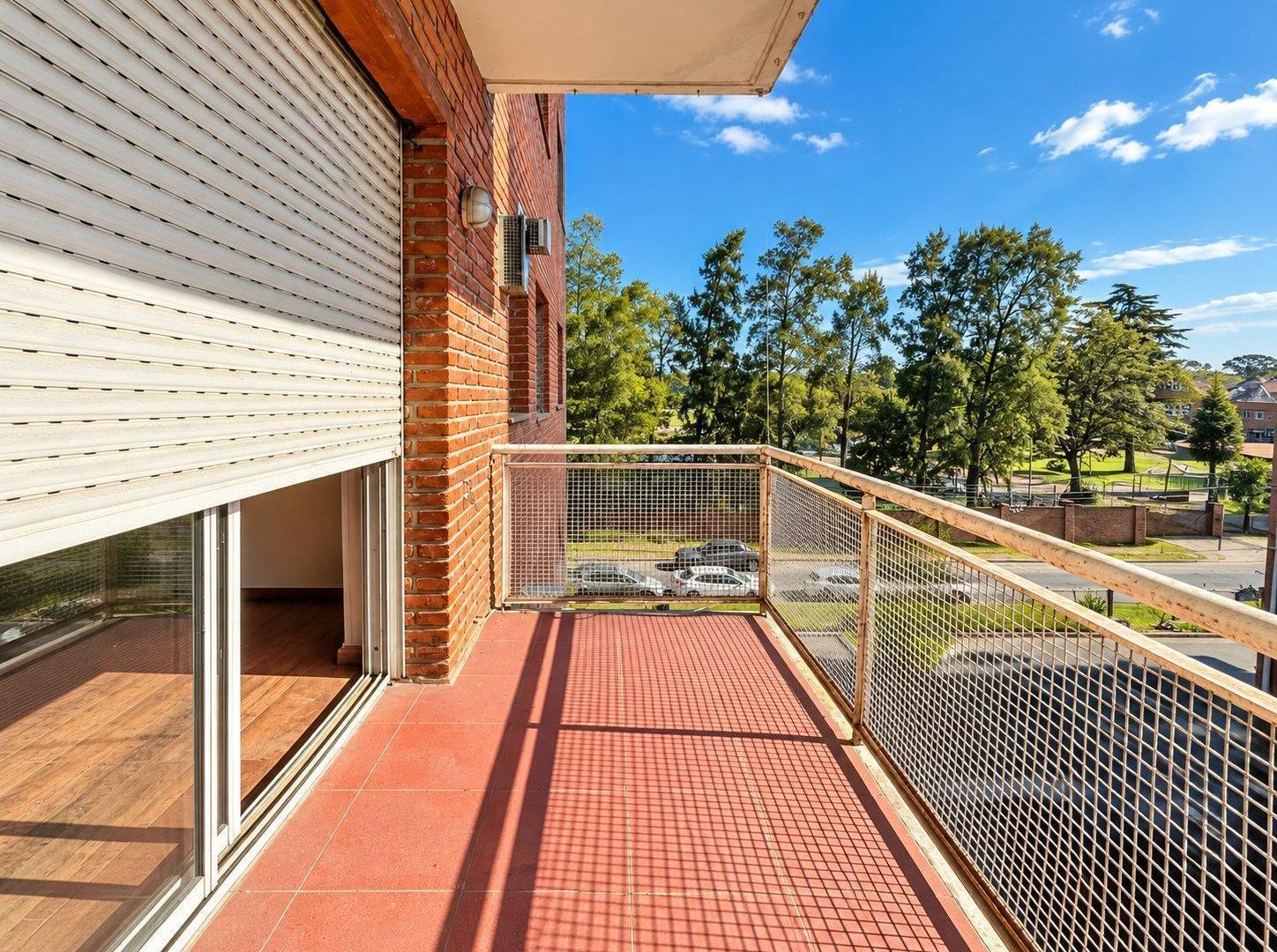 Foto de DEPARTAMENTO DE 4 AMBIENTES CON BALCÓN EN BARRIO CERRADO EL GOLF, imagen 4