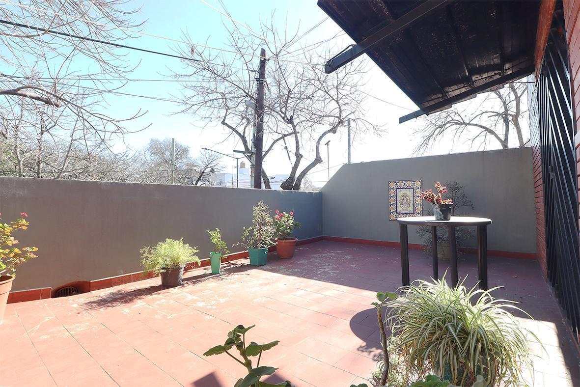 Foto de VENTA PH FLORES ENTRADA INDEPENDIENTE PATIO Y TERRAZA – APTO CREDITO Y, imagen 2