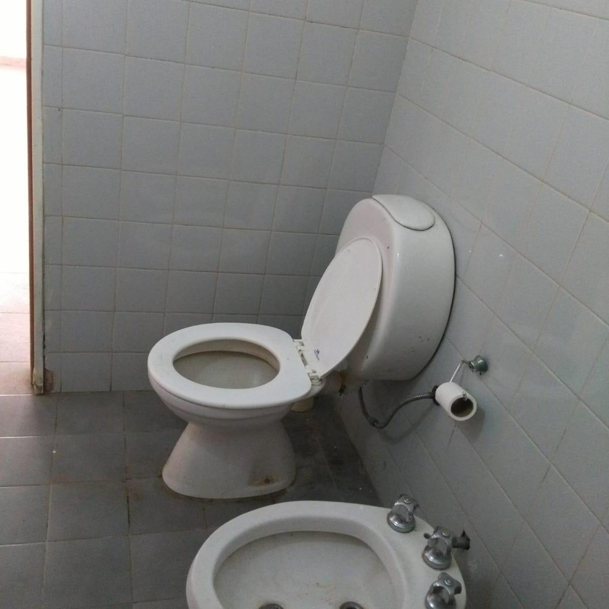 Casa en Venta - Calle Tschifelly y Naciones Unidas Moreno Sur 1