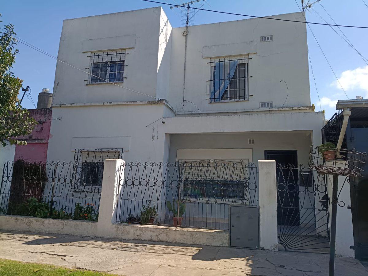 Foto de CASA EN DOS PLANTAS EN VENTAS MORENO SUR 3 AMBIENTES, imagen 1