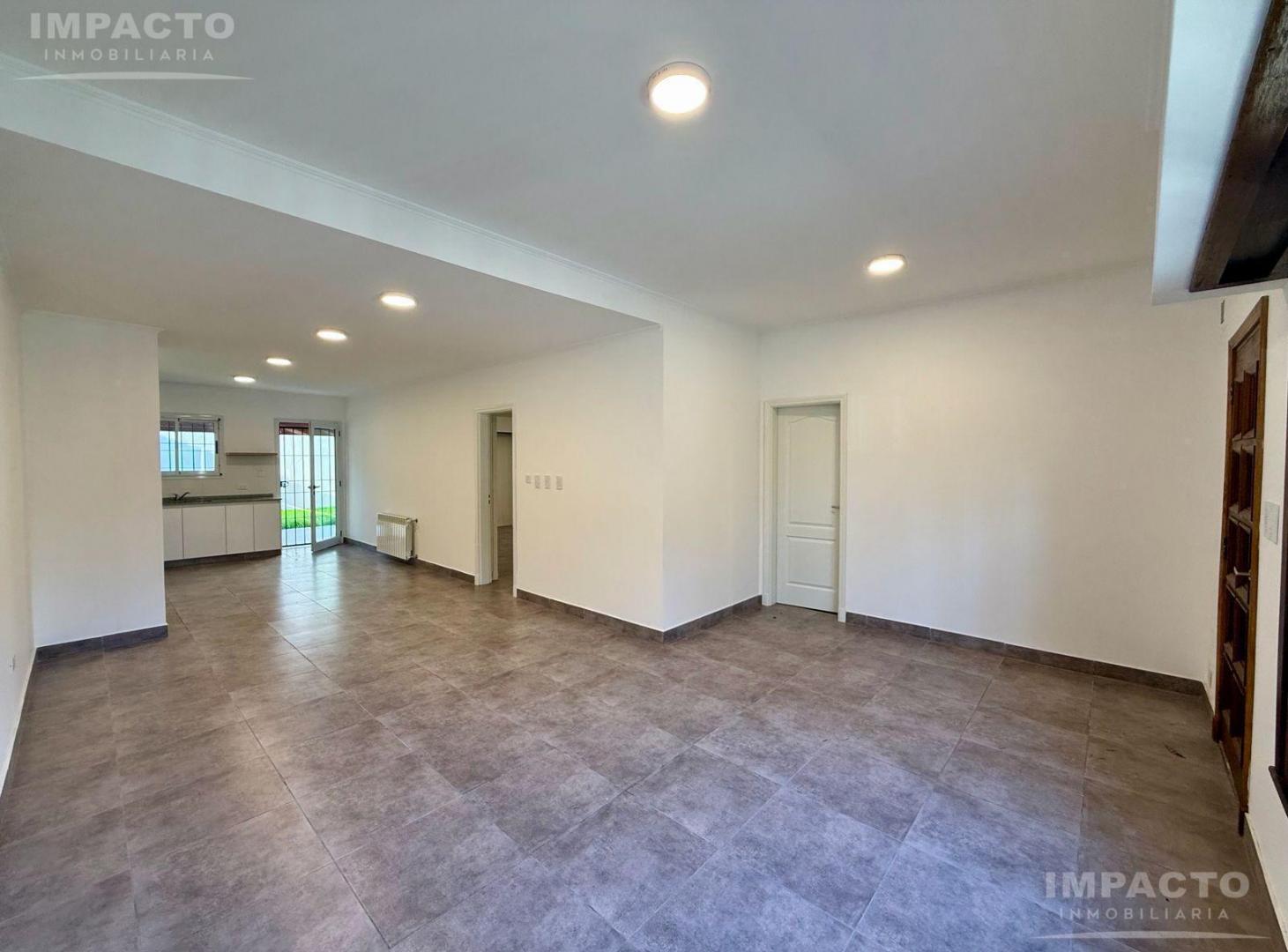 Foto de En venta Casa 3 ambientes en Cañuelas, imagen 2