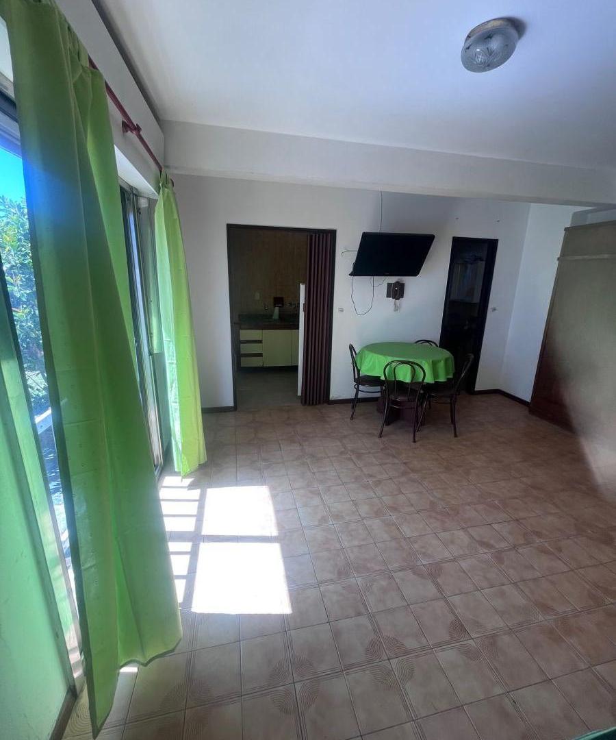 Foto de VENTA DEPARTAMENTO 1 AMB CON ESPACIO COCHERA. ZONA VARESE, imagen 5