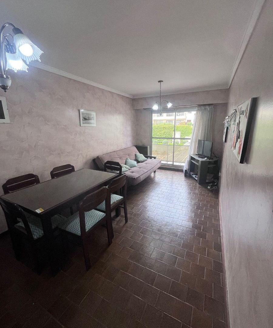 VENTA. DEPARTAMENTO DOS AMB. ZONA VARESE