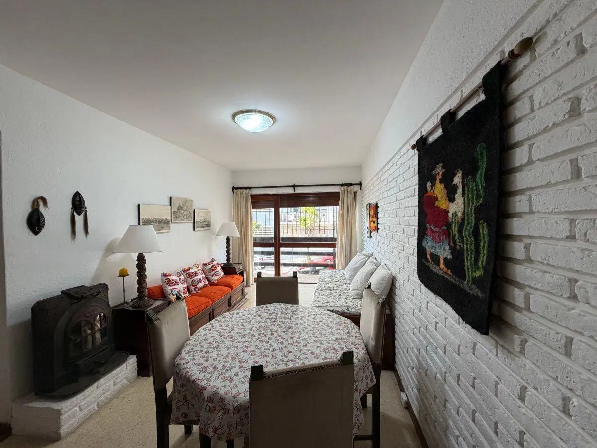 VENTA DEPARTAMENTO 2 AMB CON COCHERA. ZONA VARESE 3
