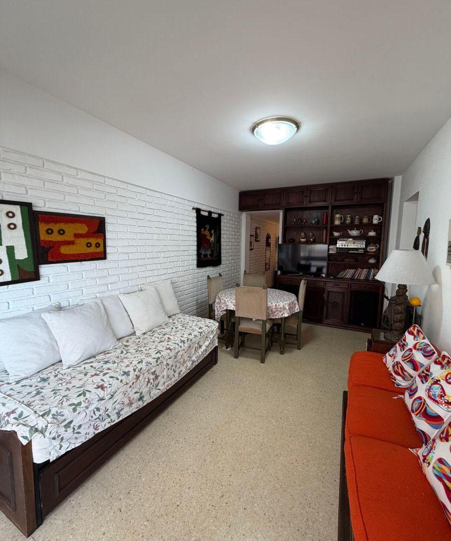 Foto de VENTA DEPARTAMENTO 2 AMB CON COCHERA. ZONA VARESE, imagen 1