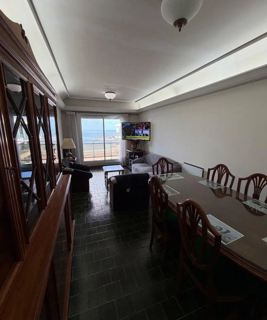 VENTA 4 AMB CON COCHERA Y BAULERA. EXCELENTE VISTA AL MAR. ZONA VARESE 2