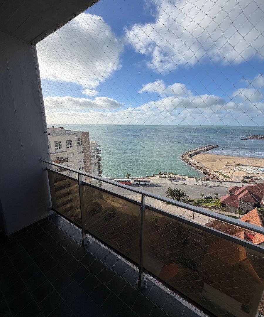 VENTA 4 AMB CON COCHERA Y BAULERA. EXCELENTE VISTA AL MAR. ZONA VARESE