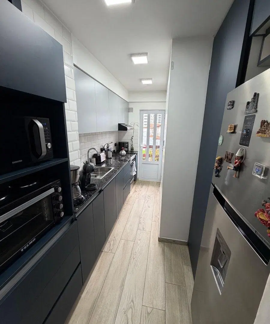 VENTA. DEPARTAMENTO DE 2 AMB CON COCHERA Y BAULERA. ZONA VARESE 8