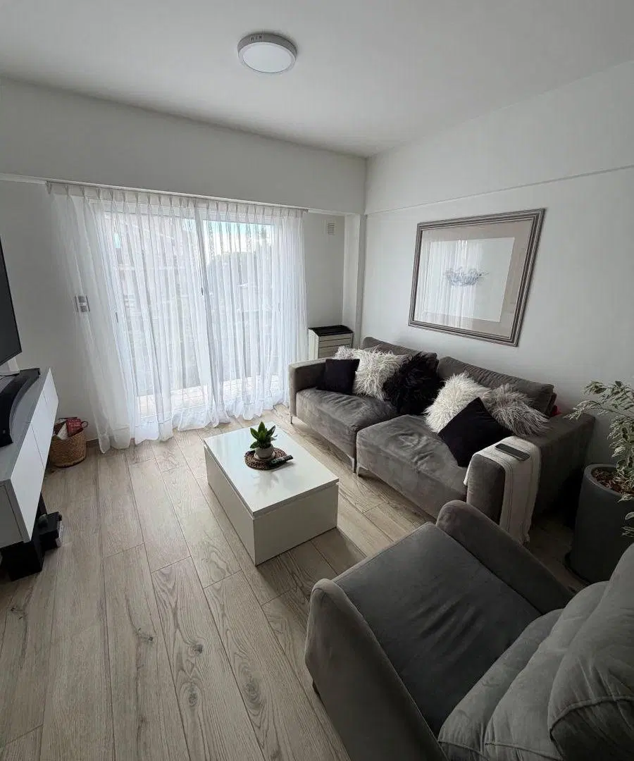 VENTA. DEPARTAMENTO DE 2 AMB CON COCHERA Y BAULERA. ZONA VARESE 3