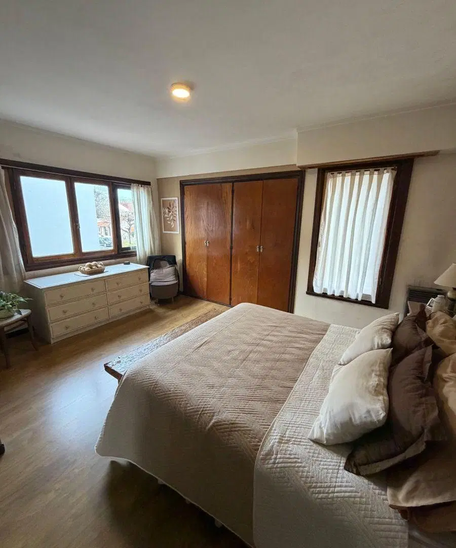 VENTA. CASA 5 AMBIENTES. BARRIO SAN CARLOS 8