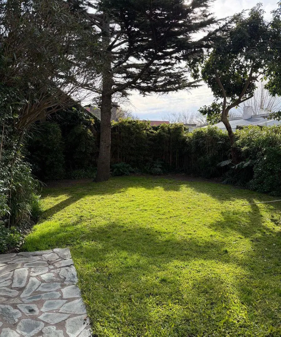 VENTA. CASA 5 AMBIENTES. BARRIO SAN CARLOS 3