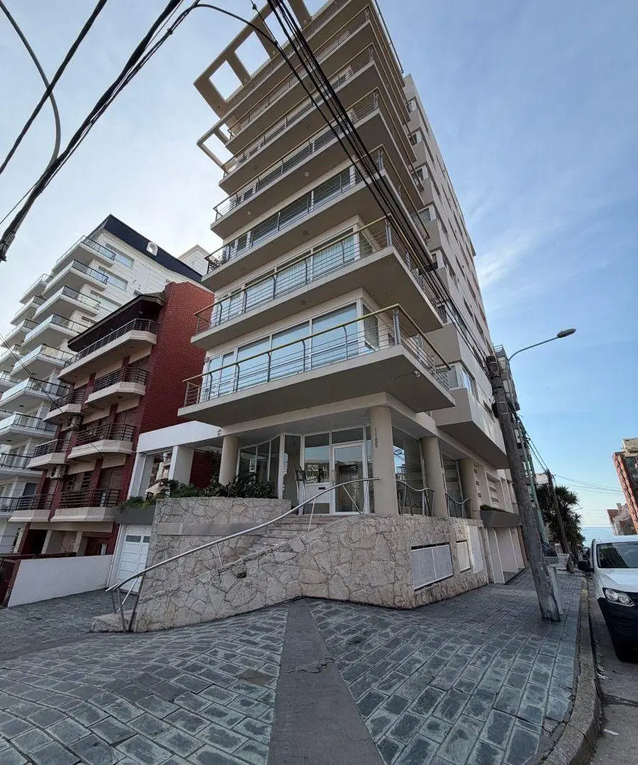 ALQUILER 24 MESES. PISO 4 AMB CON COCHERA. ZONA STELLA MARIS 3