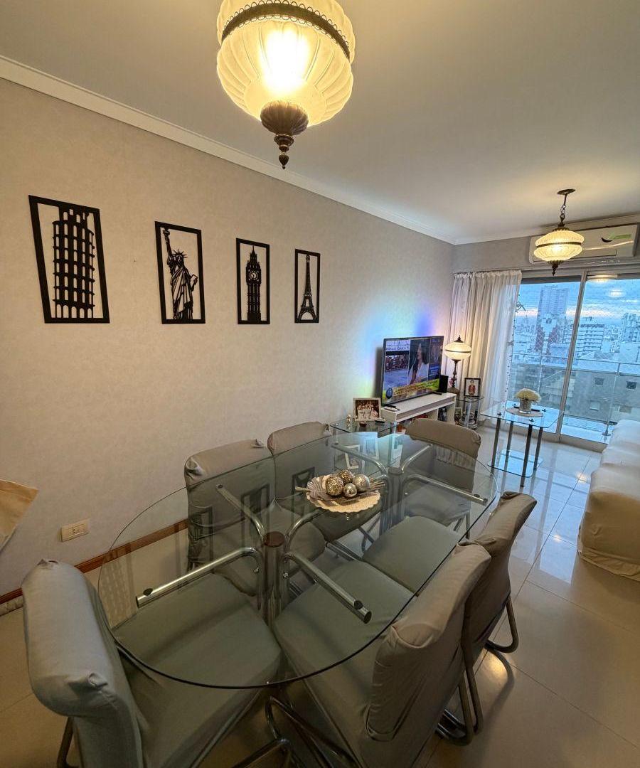 Foto de VENTA. DEPARTAMENTO DE 3 AMB CON COCHERA Y BAULERA. ZONA VARESE, imagen 2