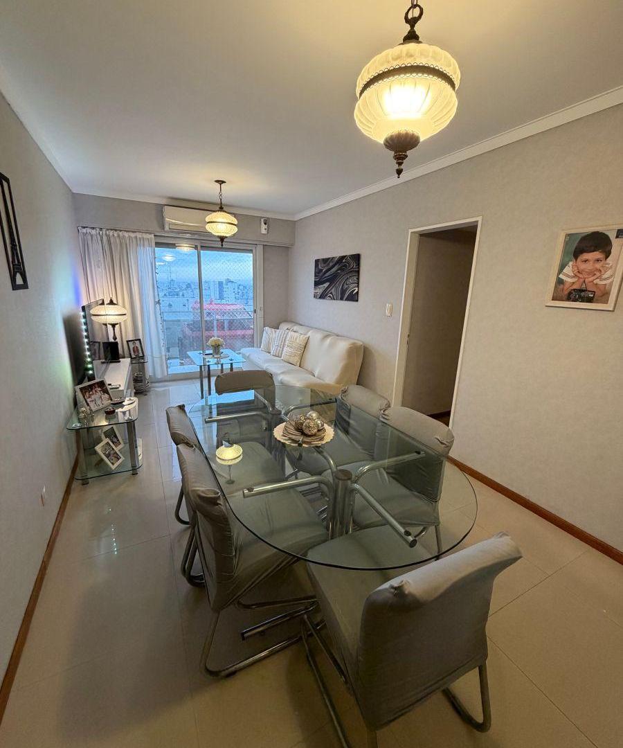 Foto de VENTA. DEPARTAMENTO DE 3 AMB CON COCHERA Y BAULERA. ZONA VARESE, imagen 1